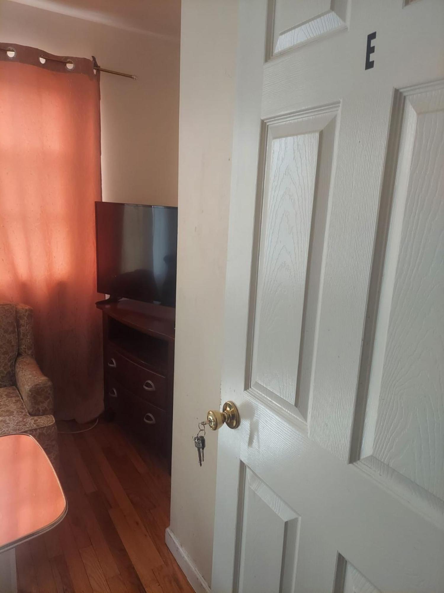 Crystal Room 1 Guest House Near 12Mins To Ewr Airport / Prudential / Njit / Penn Station نيوآرك المظهر الخارجي الصورة