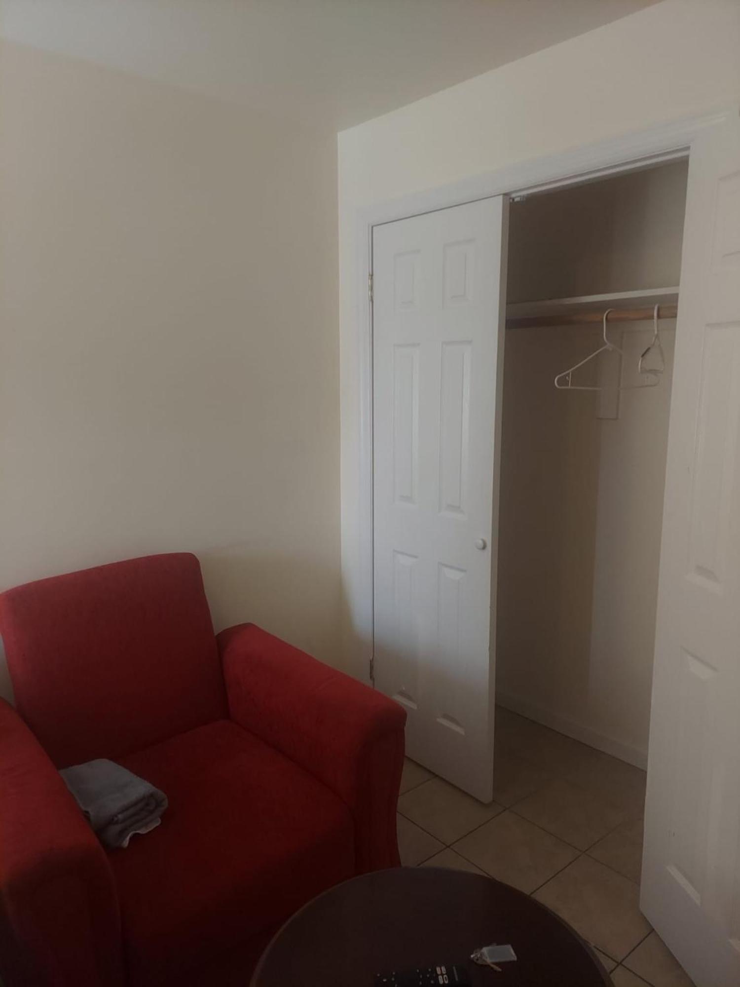 Crystal Room 1 Guest House Near 12Mins To Ewr Airport / Prudential / Njit / Penn Station نيوآرك المظهر الخارجي الصورة